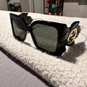 AUTHENTIC Gucci Black Flower Sunglasses